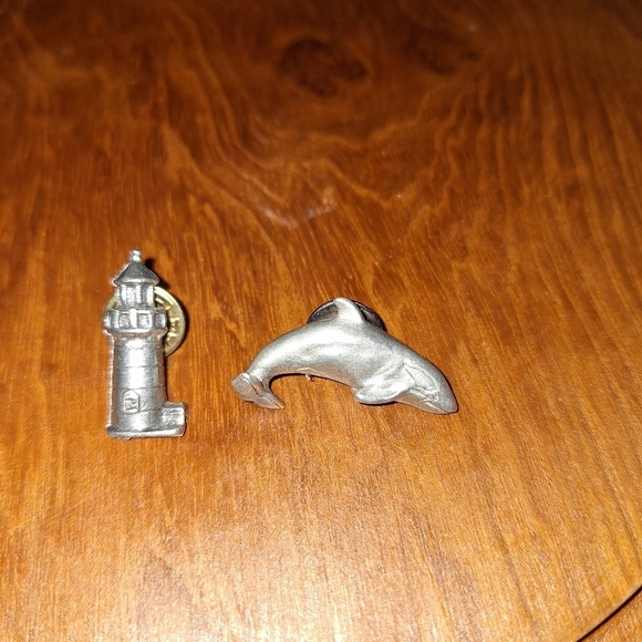Vintage Lapel Pins Whale and Lighthouse Jim Clift Lighthouse Pewter Timeless - Picture 1 of 3